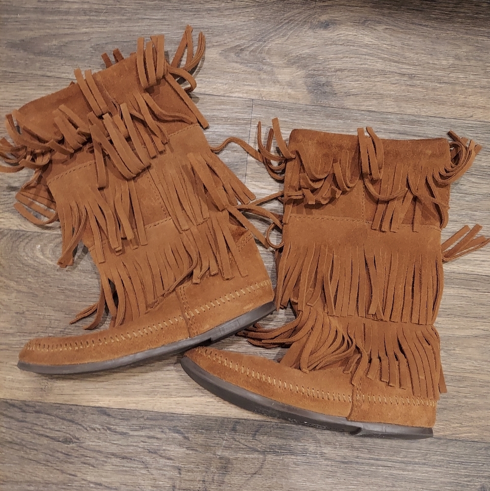 Minnetonka Calf Hight 3 Layer Fringe Boots (Brown Suede)
